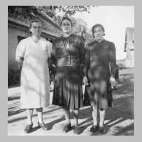 082-0024 Frau Helene Stoermer mit Frau Zaskow und Tante Erna.jpg